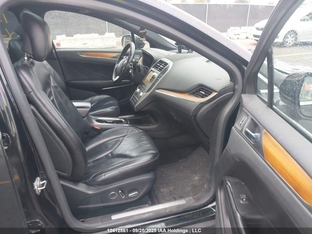 Lincoln MKC 2017 5LMCJ2D95HUL45052 Image 5