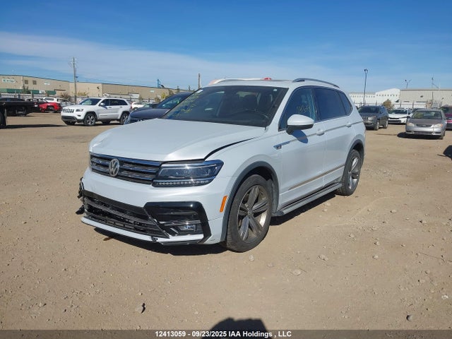 Volkswagen Tiguan 2018 3VV4B7AX7JM210983 Image 2