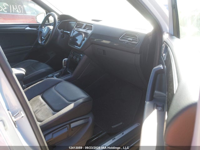 Volkswagen Tiguan 2018 3VV4B7AX7JM210983 Image 5
