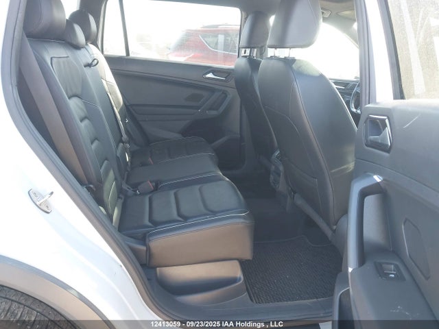 Volkswagen Tiguan 2018 3VV4B7AX7JM210983 Image 8