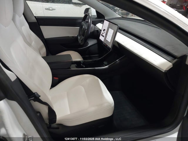 12413077 :رقم المزاد ، 5YJ3E1EA0KF419315 vin ، 2019 Tesla Model 3 مزاد بيع
