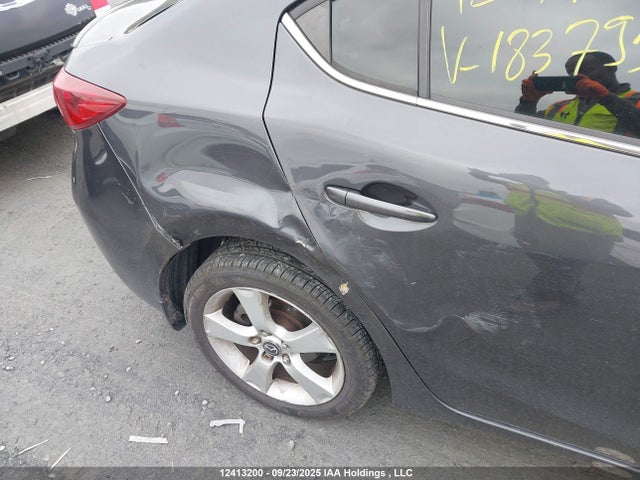 3MZBM1V77FM183795 Mazda pe