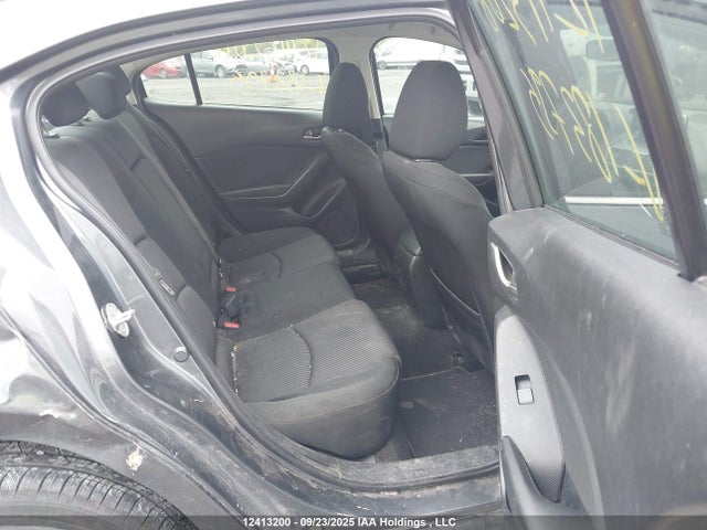 3MZBM1V77FM183795 Mazda pe