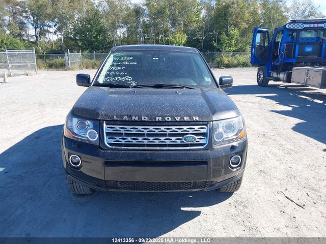 Land Rover LR2 2014 SALFP2BG0EH419365 Image 13