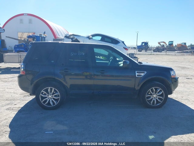 Land Rover LR2 2014 SALFP2BG0EH419365 Image 14