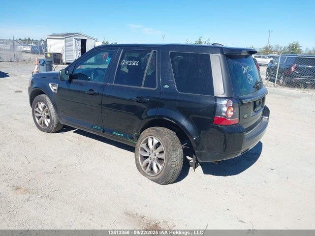 Land Rover LR2 2014 SALFP2BG0EH419365 Image 3