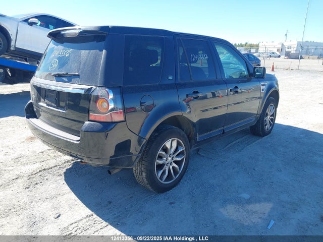 Land Rover LR2 2014 SALFP2BG0EH419365 Image 4