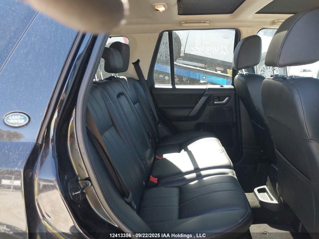 Land Rover LR2 2014 SALFP2BG0EH419365 Image 8