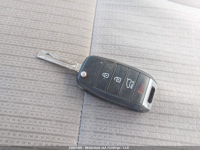 KIA Sedona 2018 KNDMB5C14J6360819 Image 11
