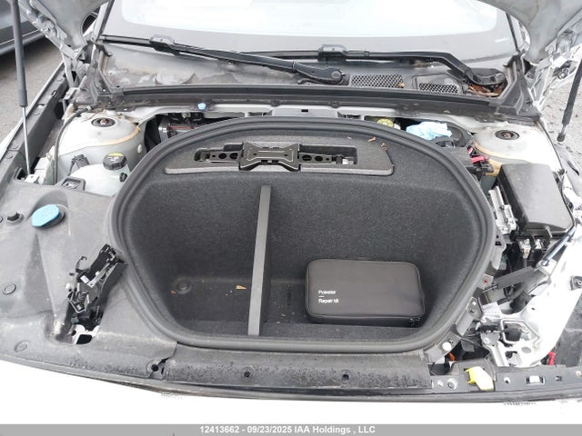 YSMFD3KA8RL210951 Polestar e400v26