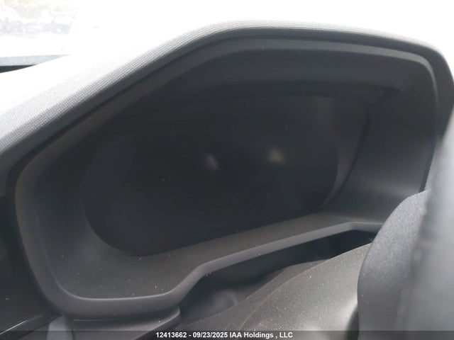 YSMFD3KA8RL210951 Polestar e400v26