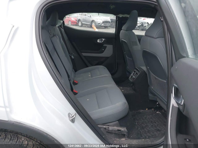 YSMFD3KA8RL210951 Polestar e400v26