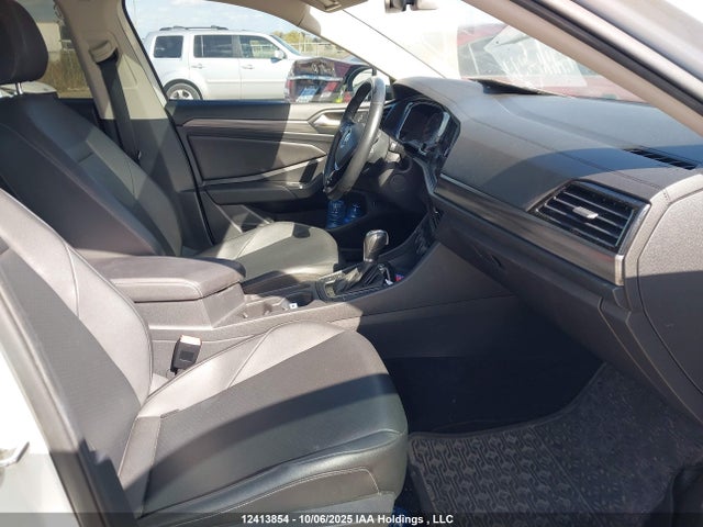 3VWE57BU3KM103068 Volkswagen 1.8 tsi