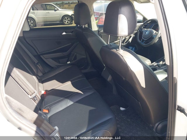 3VWE57BU3KM103068 Volkswagen 1.8 tsi