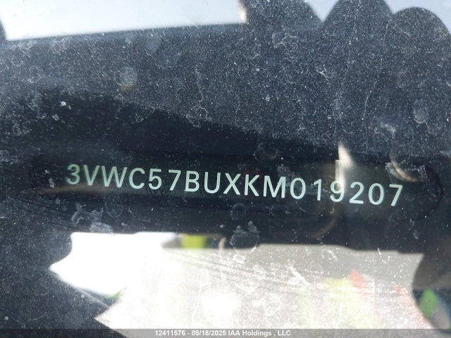 3VWC57BUXKM019207 Volkswagen 1.4 tsi