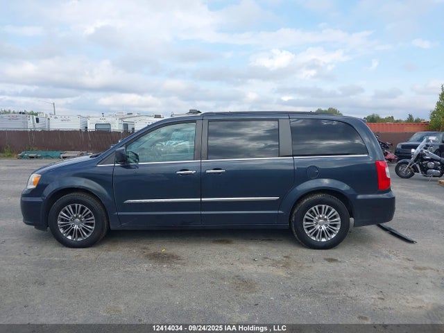 2C4RC1CG8ER309838 Chrysler Town and Country
