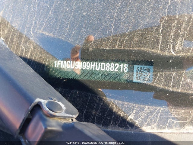 1FMCU9J99HUD88218 Ford 2017
