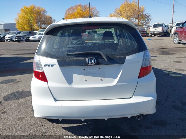 2009 Honda Fit Sport 5dr მანქანა იყიდება აუქციონზე, vin: JHMGE888X9S805173, აუქციონის ნომერი: 12414220