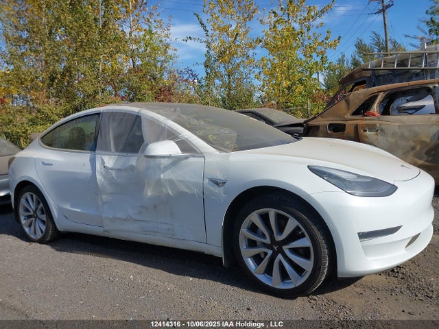 Tesla MODEL 3 2019 5YJ3E1EB3KF390398 Image 22