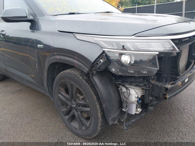 12414408 :رقم المزاد ، KNDEPCAA1M7066077 vin ، 2021 Kia Seltos مزاد بيع