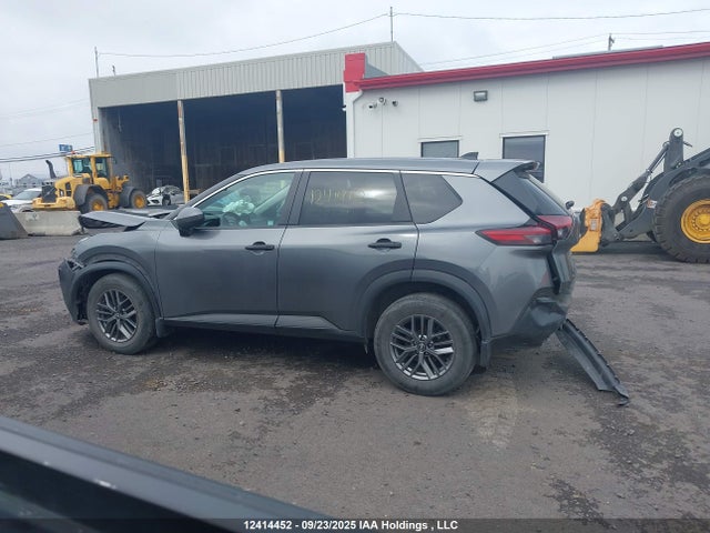 5N1AT3AB0NC670615 Nissan ROGUE S