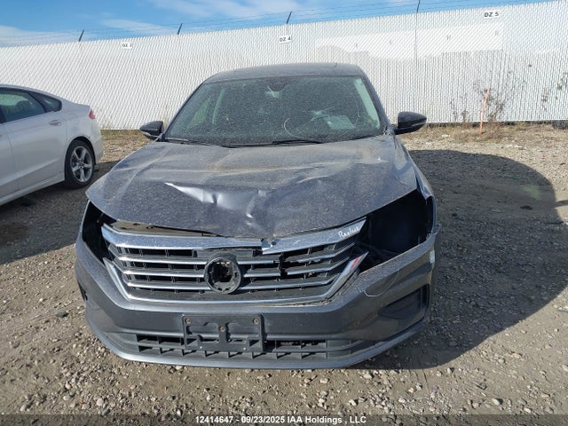 1VWBA7A38NC008938 Volkswagen Passat