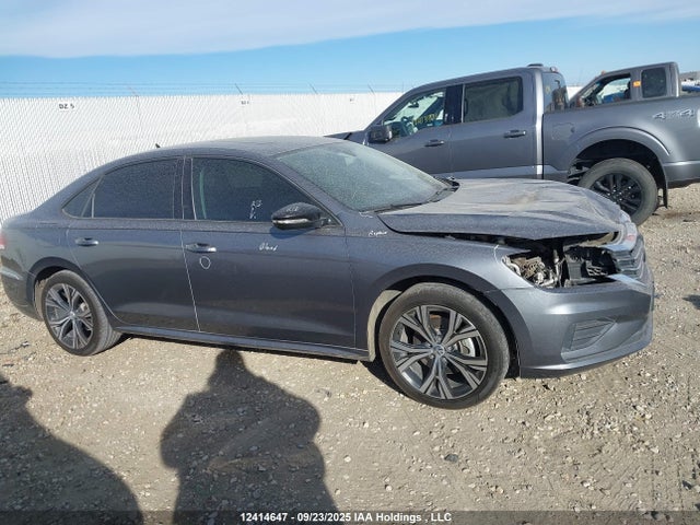 1VWBA7A38NC008938 Volkswagen Passat
