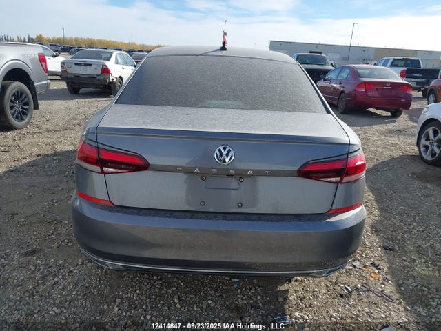 1VWBA7A38NC008938 Volkswagen Passat