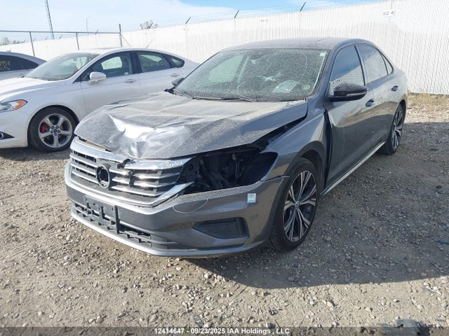 1VWBA7A38NC008938 Volkswagen Passat