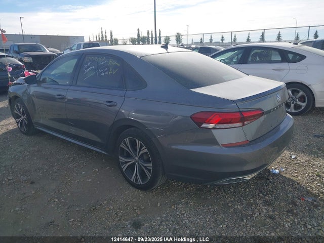 1VWBA7A38NC008938 Volkswagen Passat