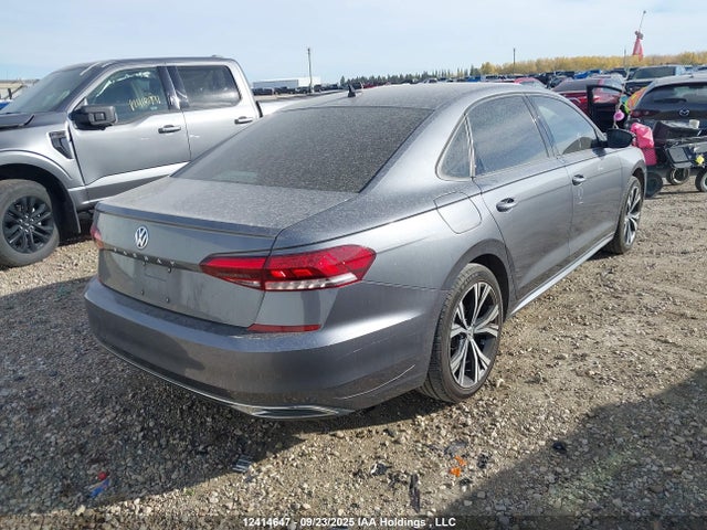 1VWBA7A38NC008938 Volkswagen Passat