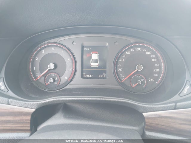 1VWBA7A38NC008938 Volkswagen Passat