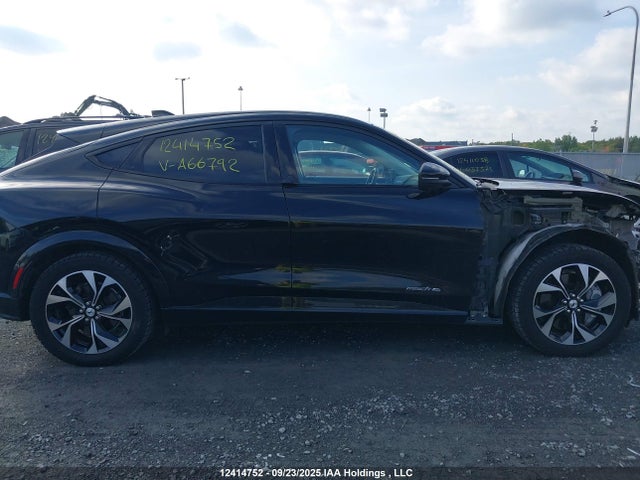 Ford Mustang Mach-E 2021 3FMTK3SU3MMA66792 Image 14