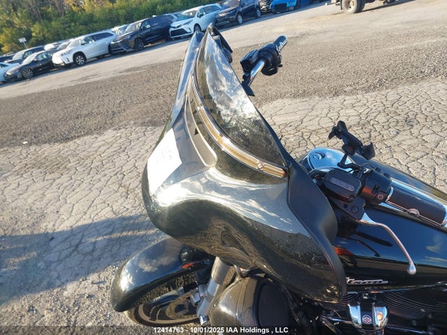 Harley-Davidson 2018 2018 5HD1KBCA5JB611993 Image 12