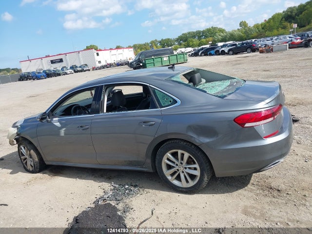 12414793 :رقم المزاد ، 1VWBA7A36MC010881 vin ، 2021 Volkswagen Passat مزاد بيع