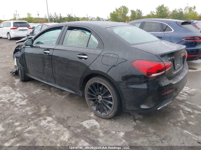 W1K3G4FB0NJ355721 Mercedes-Benz m260