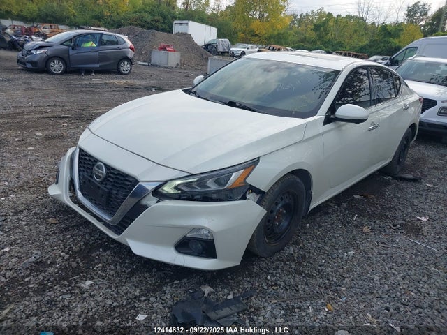 Nissan 2020 2020 1N4BL4FW2LN322557 Image 2