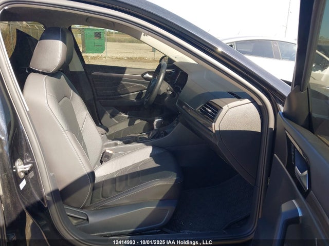 3VWGM7BUXPM059380 Volkswagen tsi