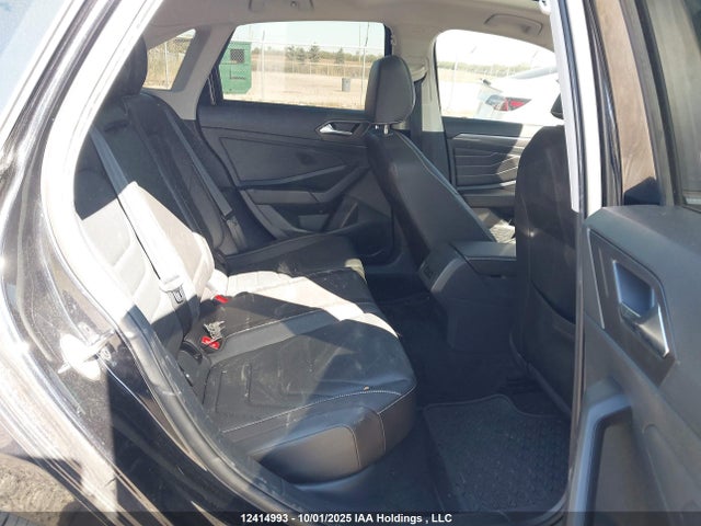 3VWGM7BUXPM059380 Volkswagen tsi