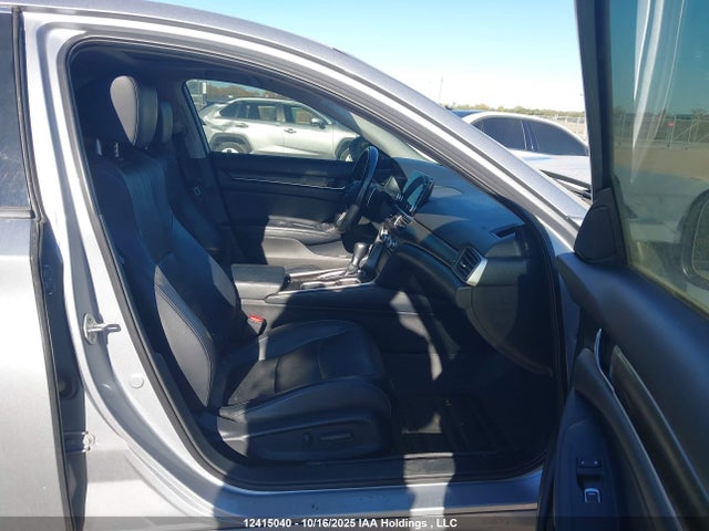Продаж на аукціоні авто 2018 Honda Accord Touring, vin: 1HGCV1F98JA801914, номер лоту: 12415040