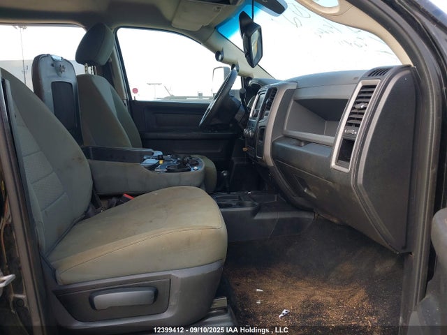 RAM 2014 2014 3C6UR5CL4EG319602 Image 5