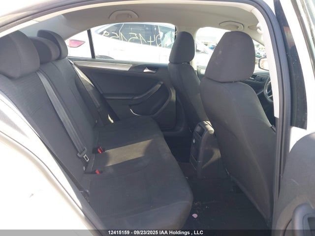 3VW1K7AJ1FM424885 Volkswagen Jetta