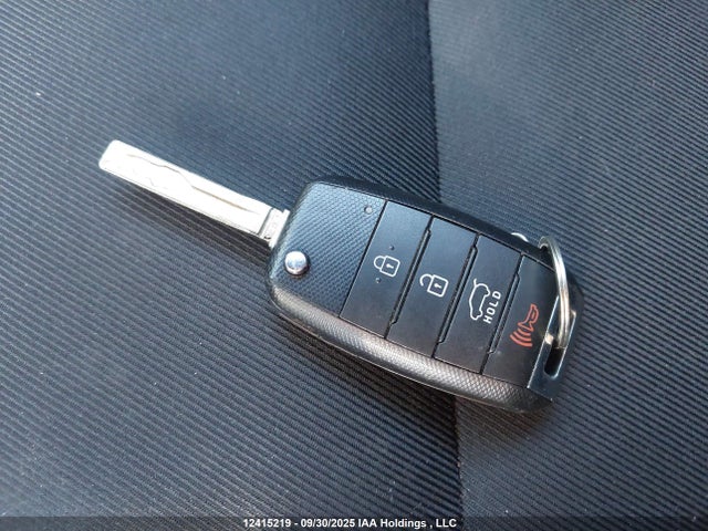 KIA dohc gdi nu 2016 KNDJP3A53G7380769 Image 11