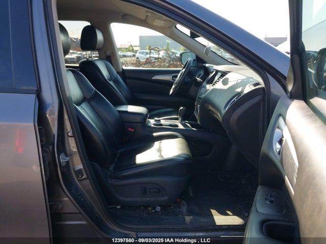 5N1DR2MMXHC674629 Nissan Pathfinder