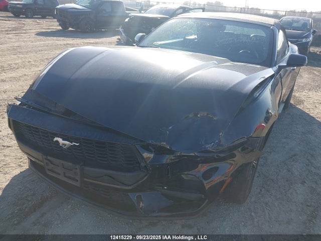 1FAGP8UH5R5133576 Ford 4v