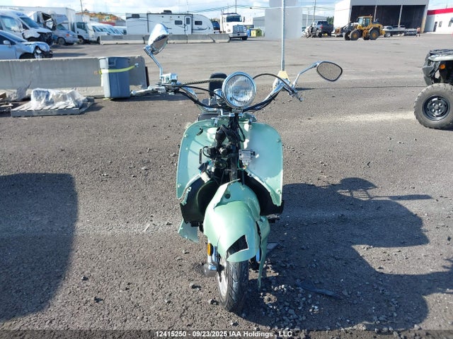 LLPVGBAJ5N1390042 Scooter 2022