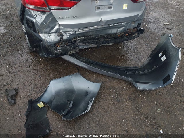 Hyundai 2017 2017 5NPD74LF0HH157997 Image 11