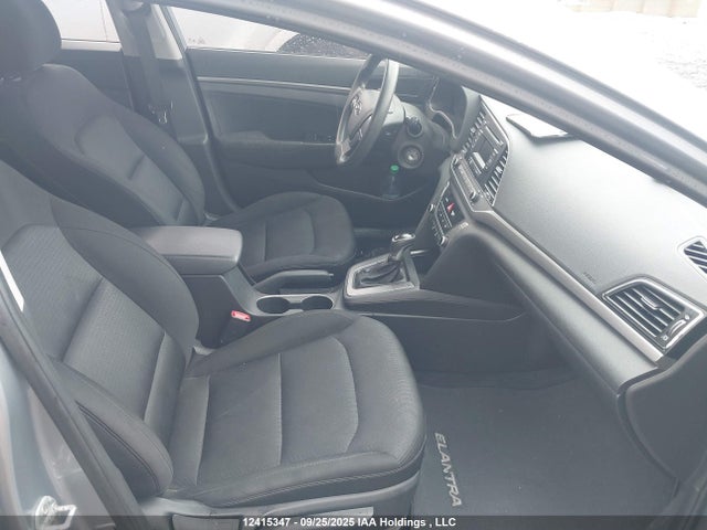 Hyundai 2017 2017 5NPD74LF0HH157997 Image 5