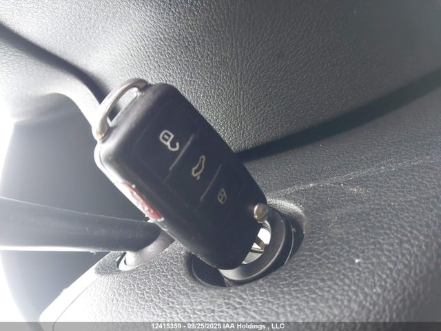 WVGJV3AX3EW594733 Volkswagen 2014