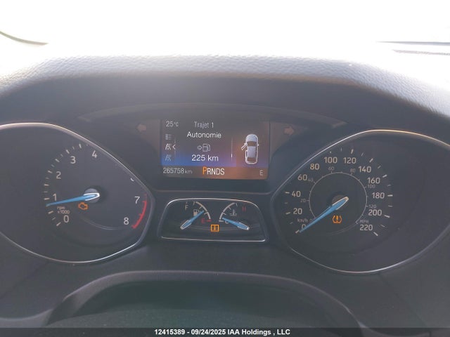 12415389 :رقم المزاد ، 1FADP3K2XFL370558 vin ، 2015 Ford Focus Se مزاد بيع